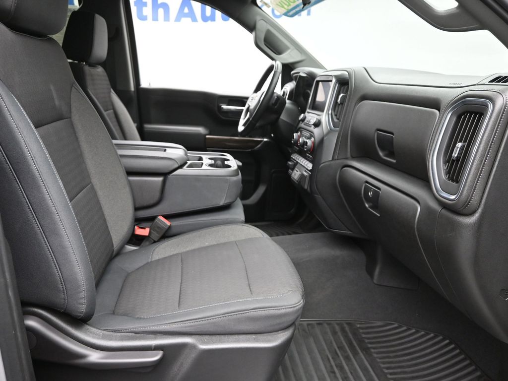 2019 Chevrolet Silverado 1500 LT photo 6