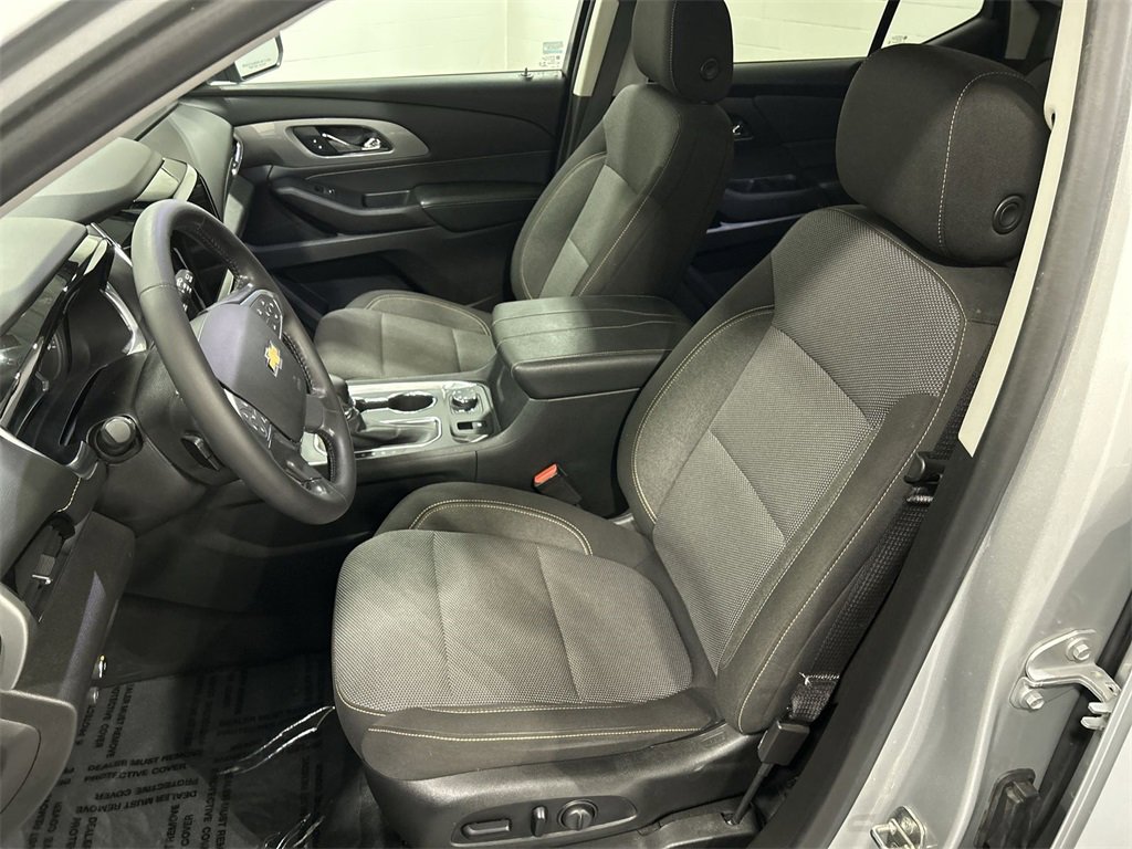 2021 Chevrolet Traverse photo 13