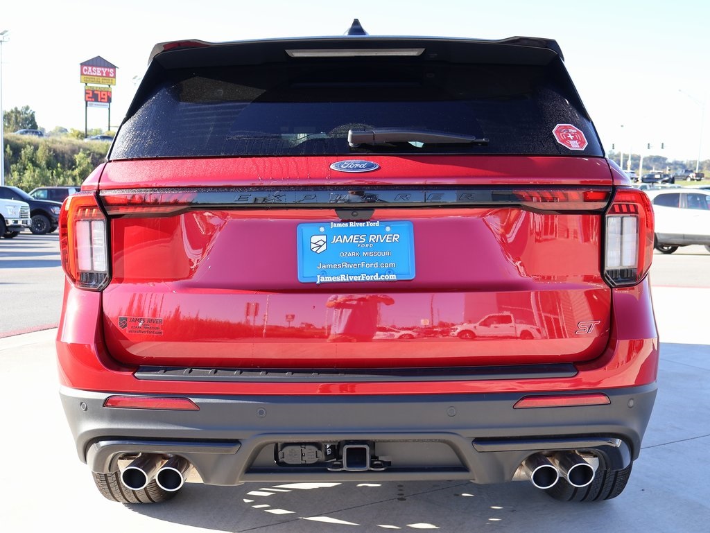 2025 Ford Explorer ST photo 4