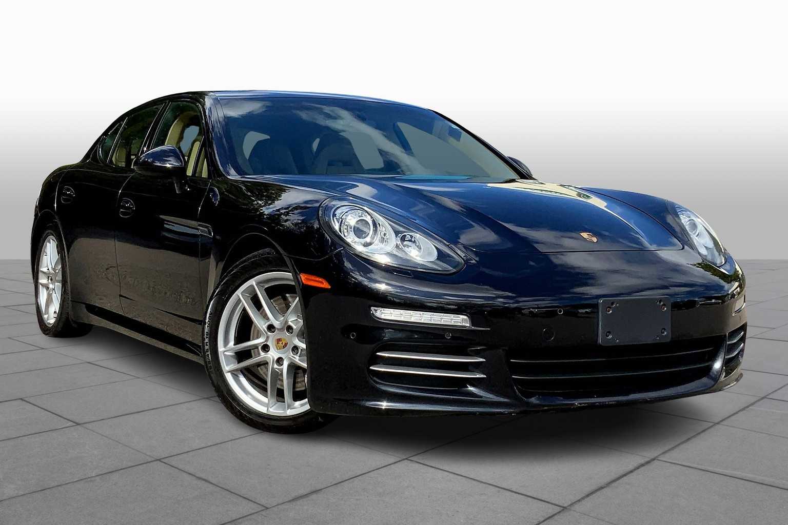 2016 Porsche Panamera 4 photo 2
