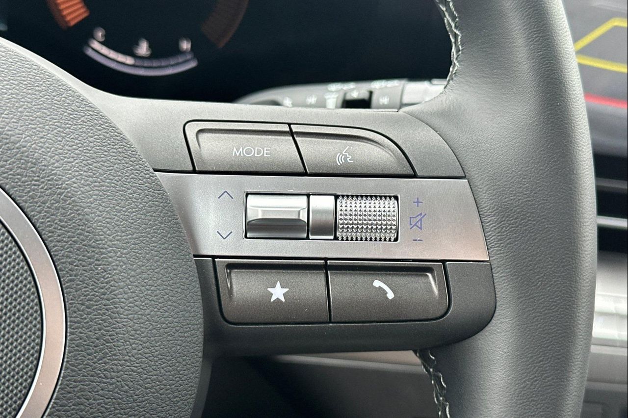 2025 Hyundai Kona SEL photo 26