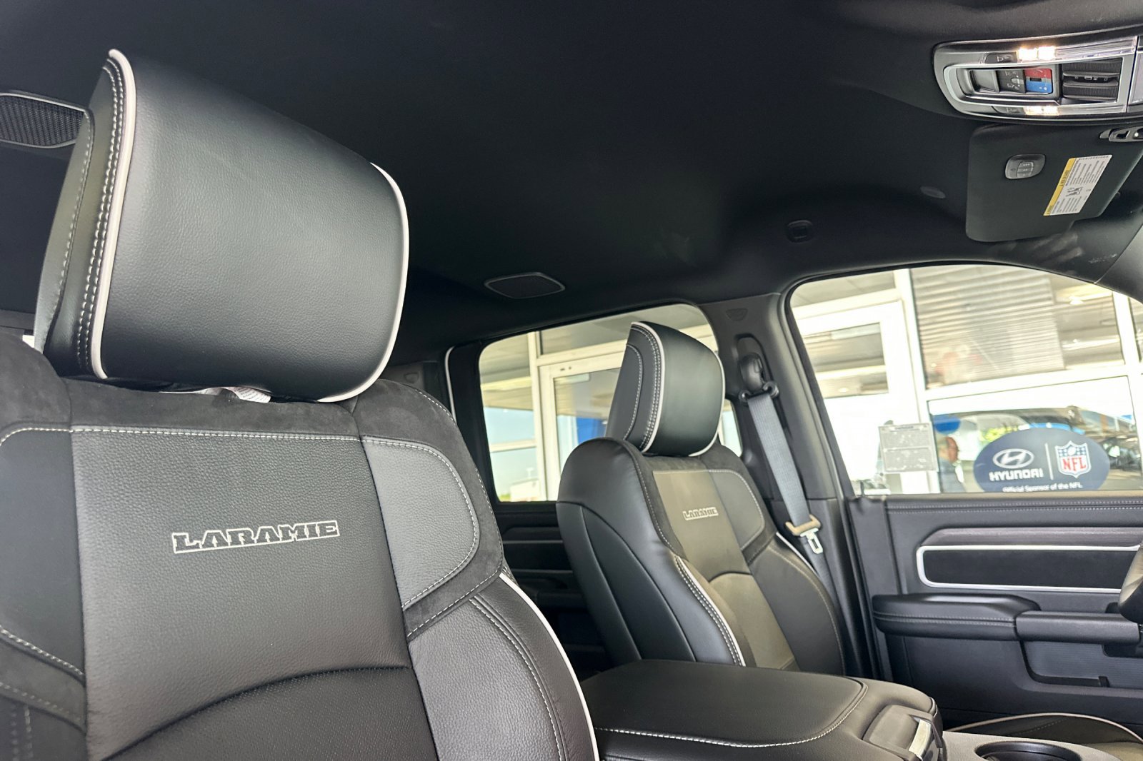2025 Ram 2500 Laramie photo 16