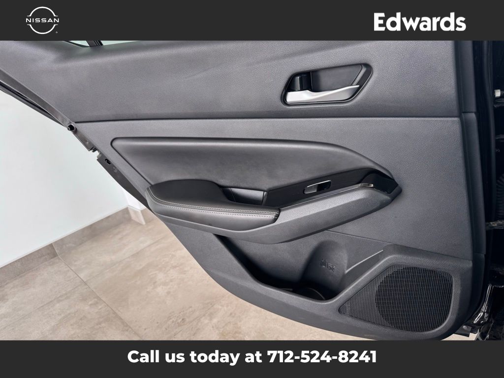 2022 Nissan Altima 2.5 SV photo 11