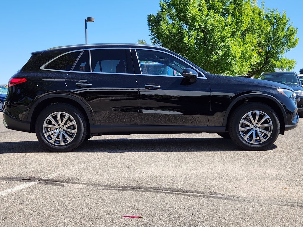 2026 Mercedes Benz GLC 300 4MATIC photo 2