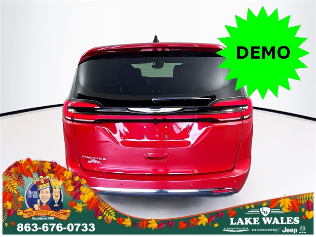 2026 Chrysler Pacifica photo 4