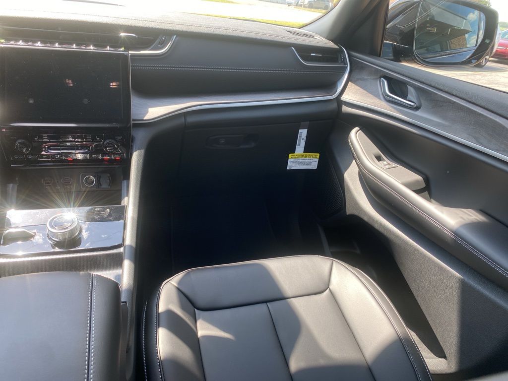 2025 Jeep Grand Cherokee Limited photo 23