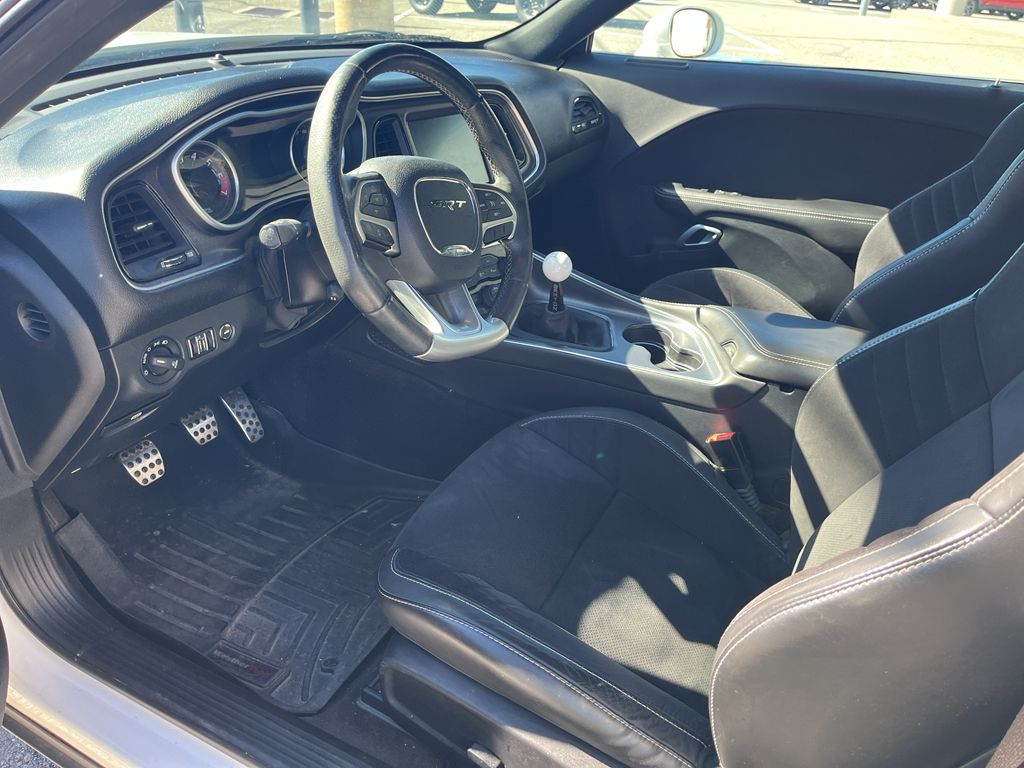 2016 Dodge Challenger SRT8 392 photo 3