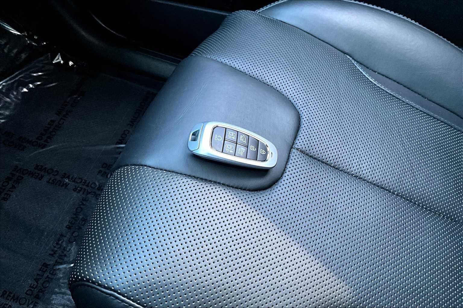 2022 Hyundai Santa Fe Calligraphy photo 13