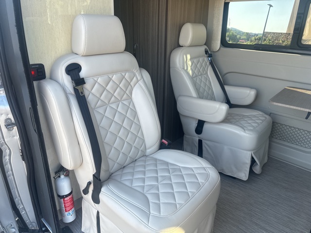 2022 Ram ProMaster 3500 Window Van Cargo Van photo 9