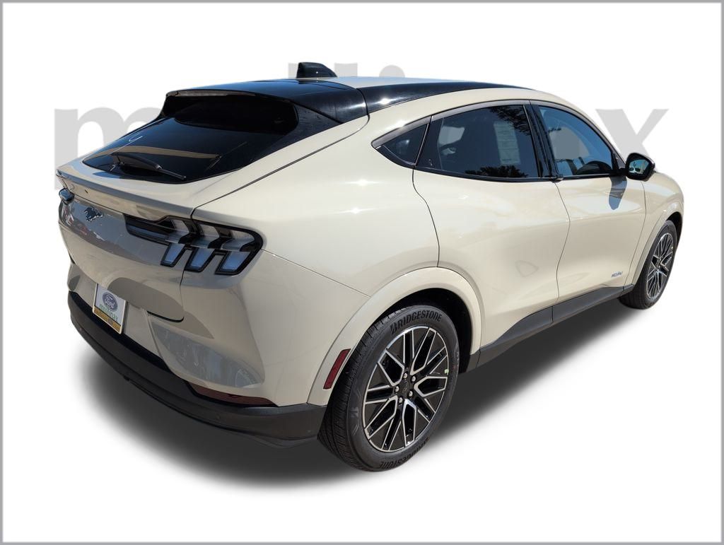 2025 Ford Mustang Mach-E Premium photo 3