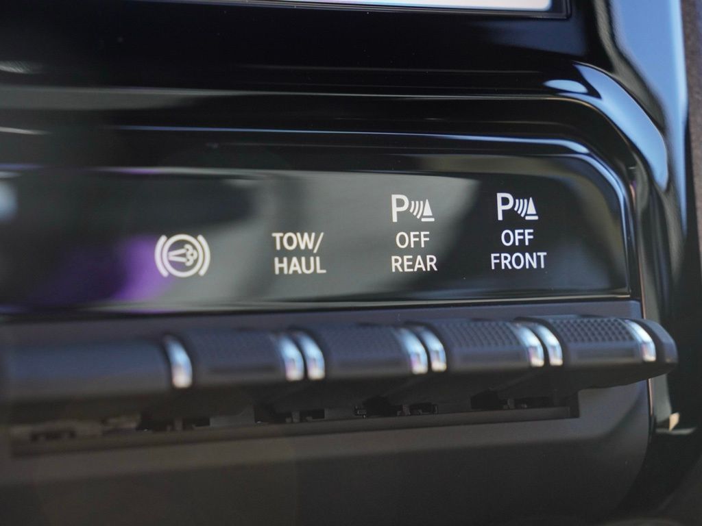 New 2026 Granite Crystal Metallic Clear-Coat Exterior Paint RAM Tradesman image 17