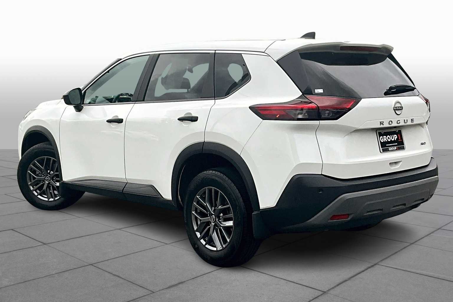 2023 Nissan Rogue S AWD photo 10