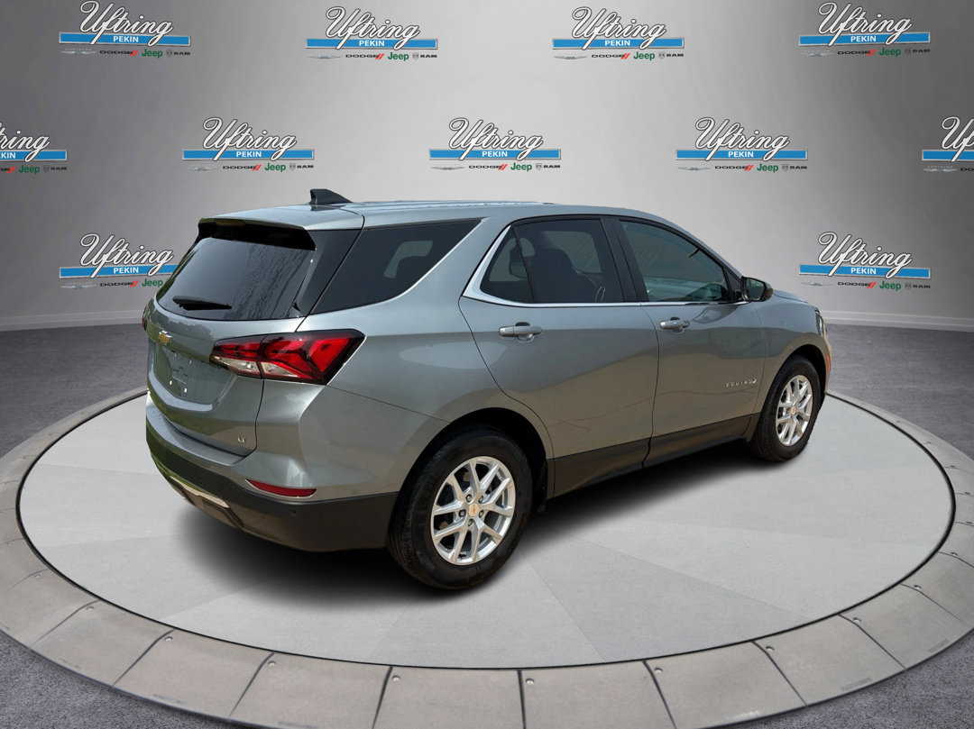 2024 Chevrolet Equinox LT photo 3