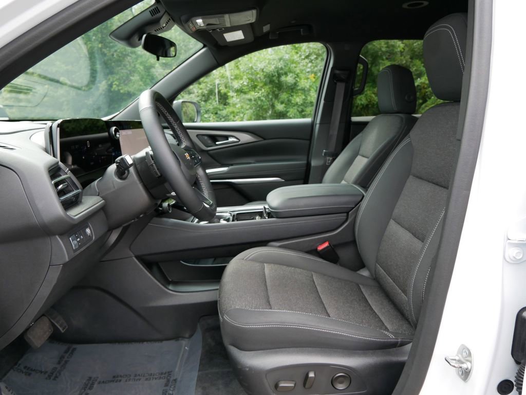 2024 Chevrolet Traverse photo 8