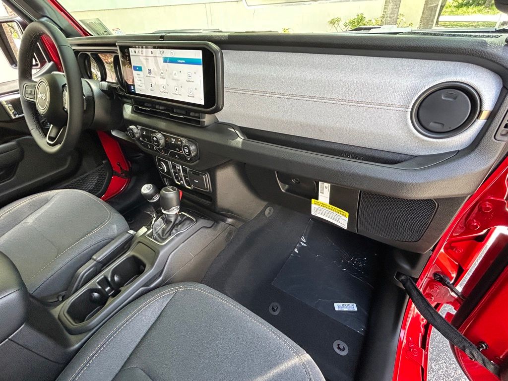 2025 Jeep Gladiator Sport S photo 17