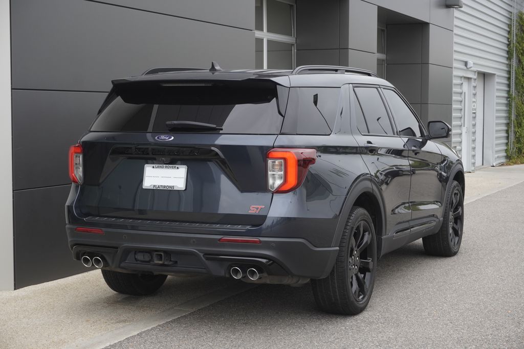 2023 Ford Explorer ST photo 2