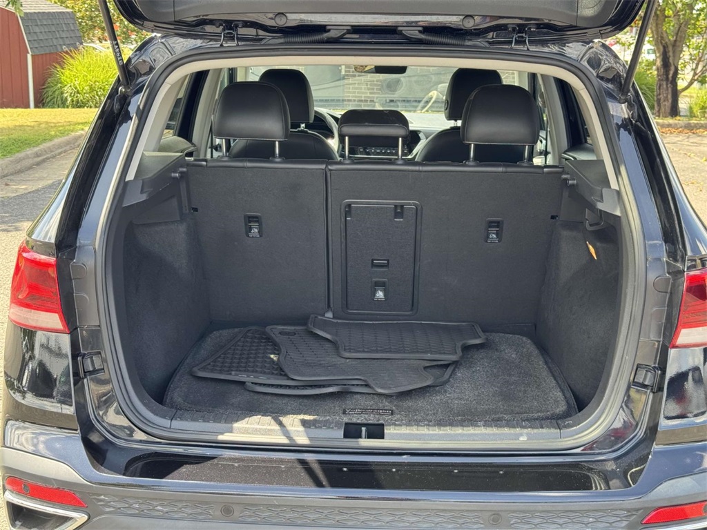 2022 Volkswagen Taos SEL photo 28