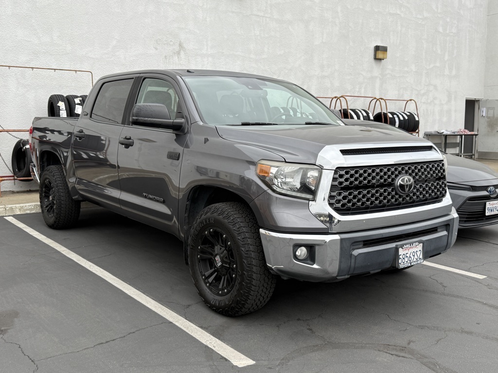 2019 Toyota Tundra SR5's photo