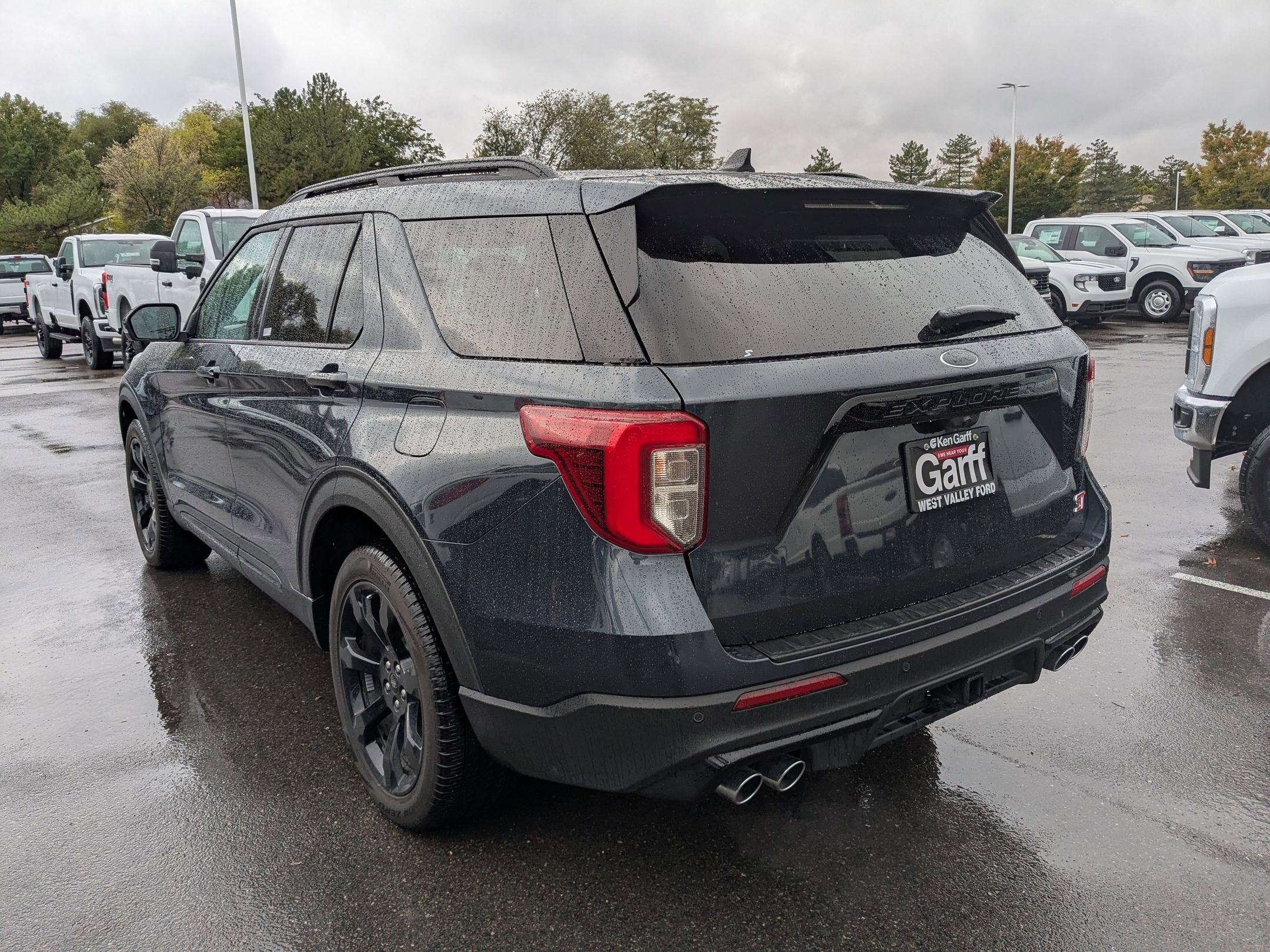 2024 Ford Explorer ST photo 2