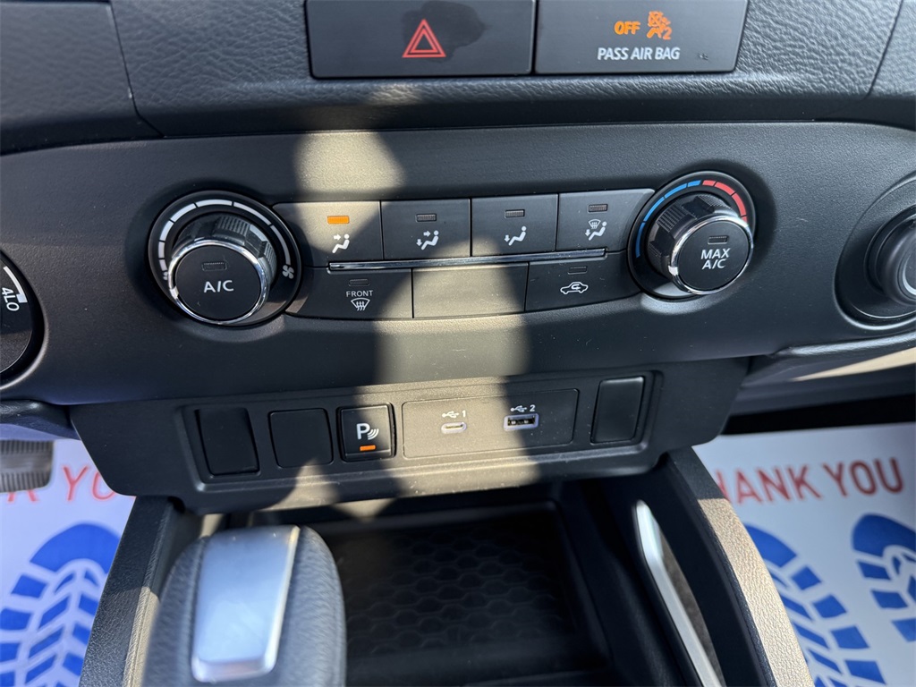 2022 Nissan Frontier SV Crew Cab photo 24