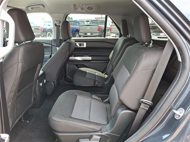 2022 Ford Explorer XLT photo 7