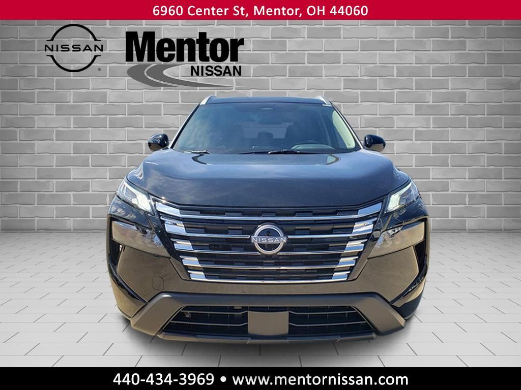 2026 Nissan Rogue SV photo 2