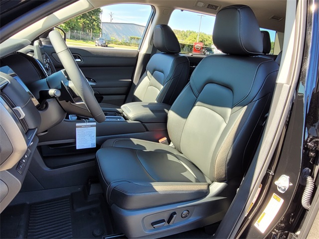 2025 Nissan Pathfinder SL photo 8