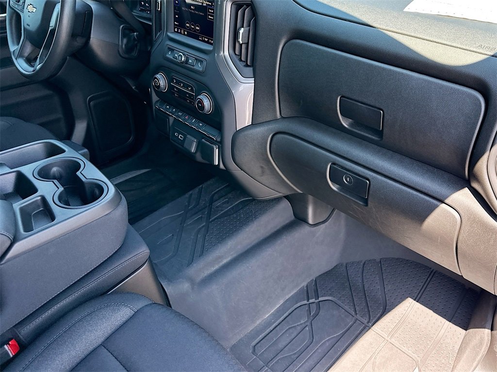 2023 Chevrolet Silverado 1500 Custom photo 25