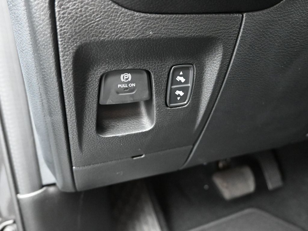 2025 Ram 1500 Big Horn photo 13