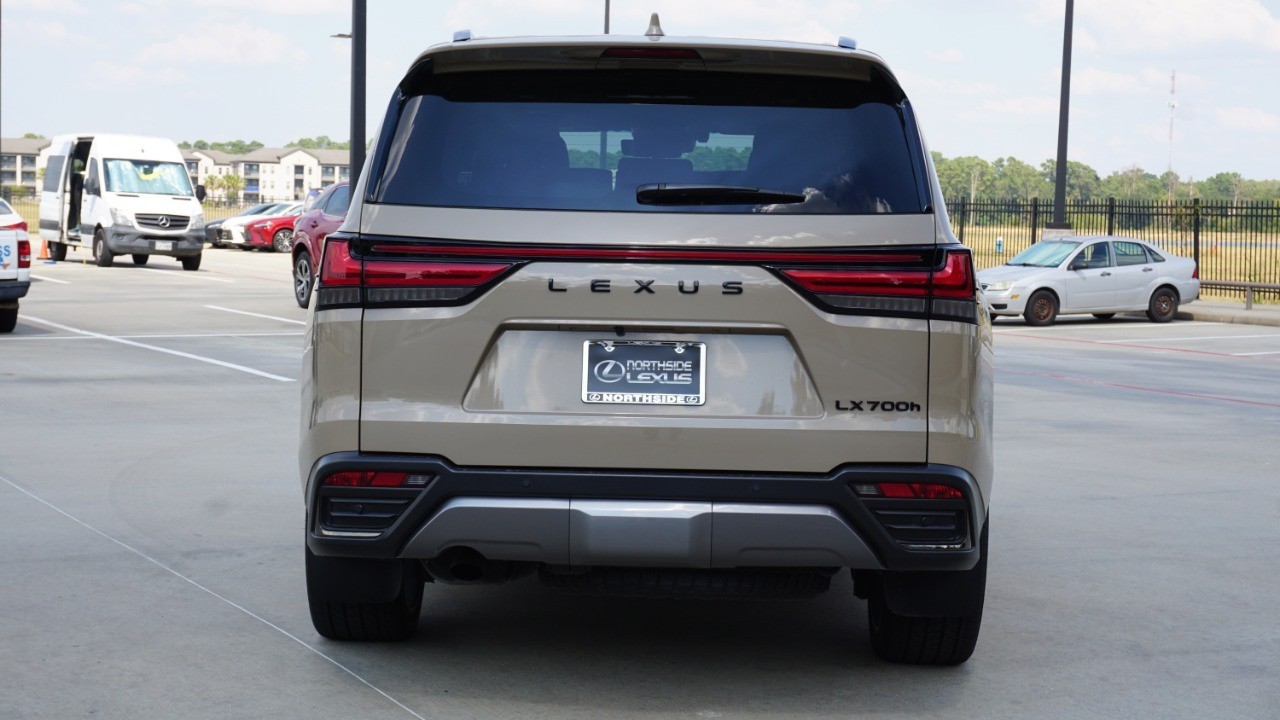 2025 Lexus LX photo 7