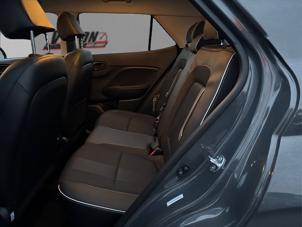 2025 Hyundai Venue Limited photo 4