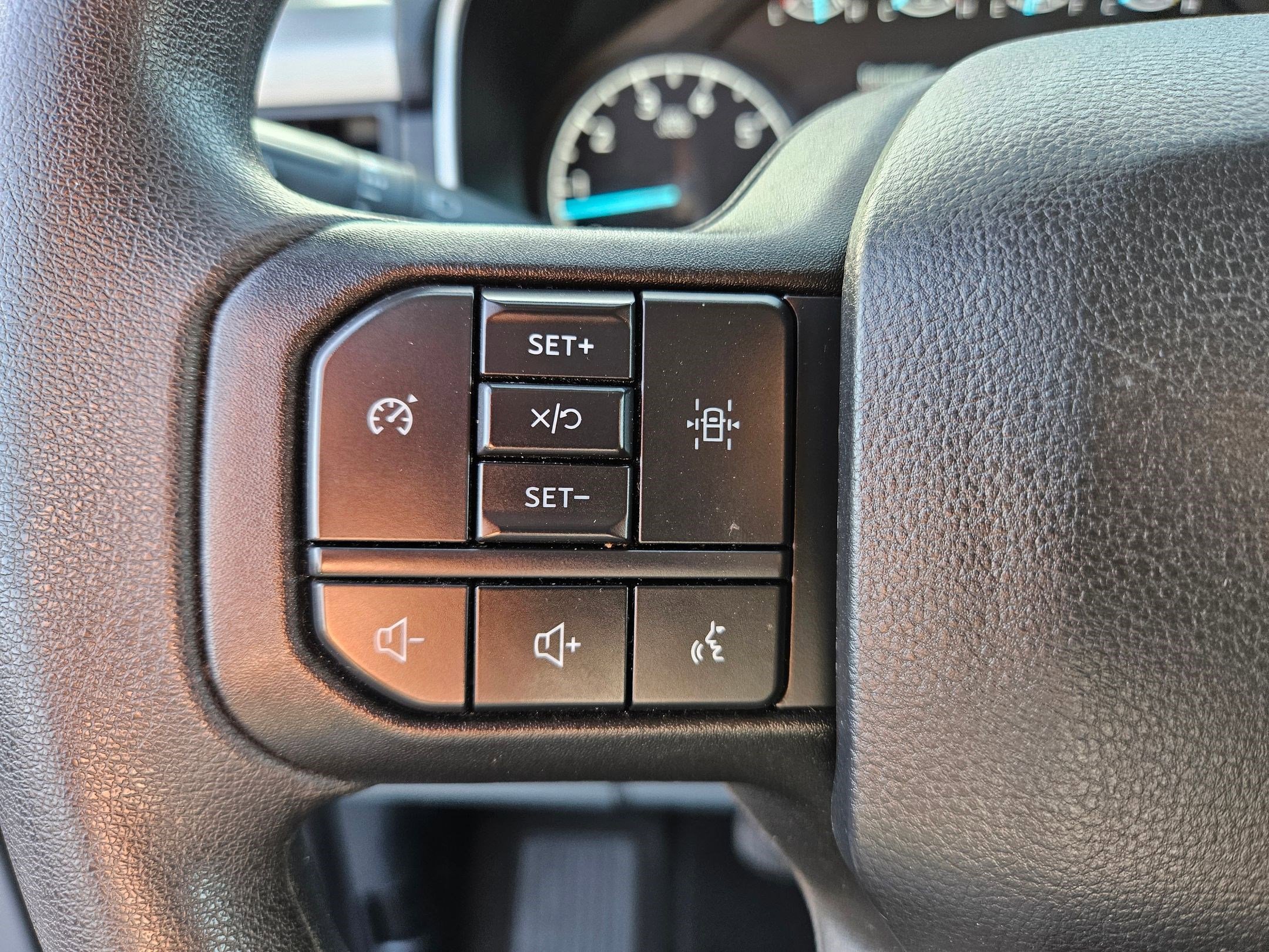 2023 Ford F-150 XLT photo 16