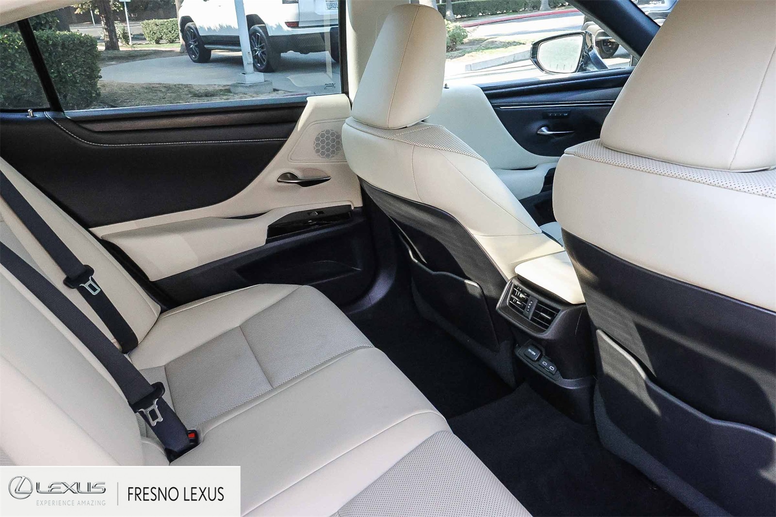 2022 Lexus ES 350 photo 12