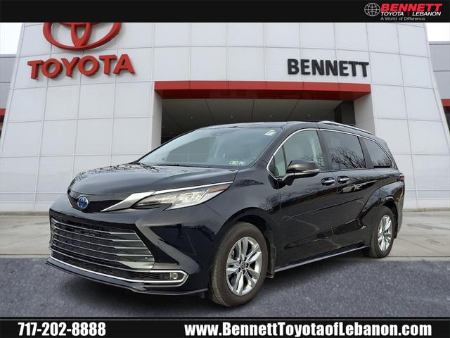 2024 Toyota Sienna Limited's photo