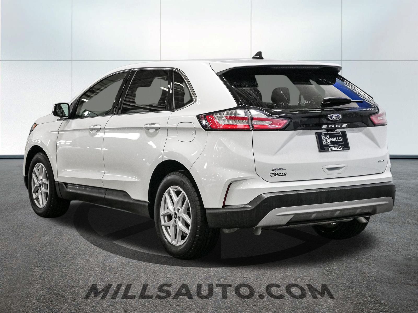 2024 Ford Edge SEL photo 4