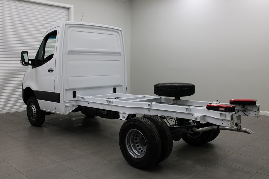 2023 Mercedes-Benz Sprinter Cab Chassis Base