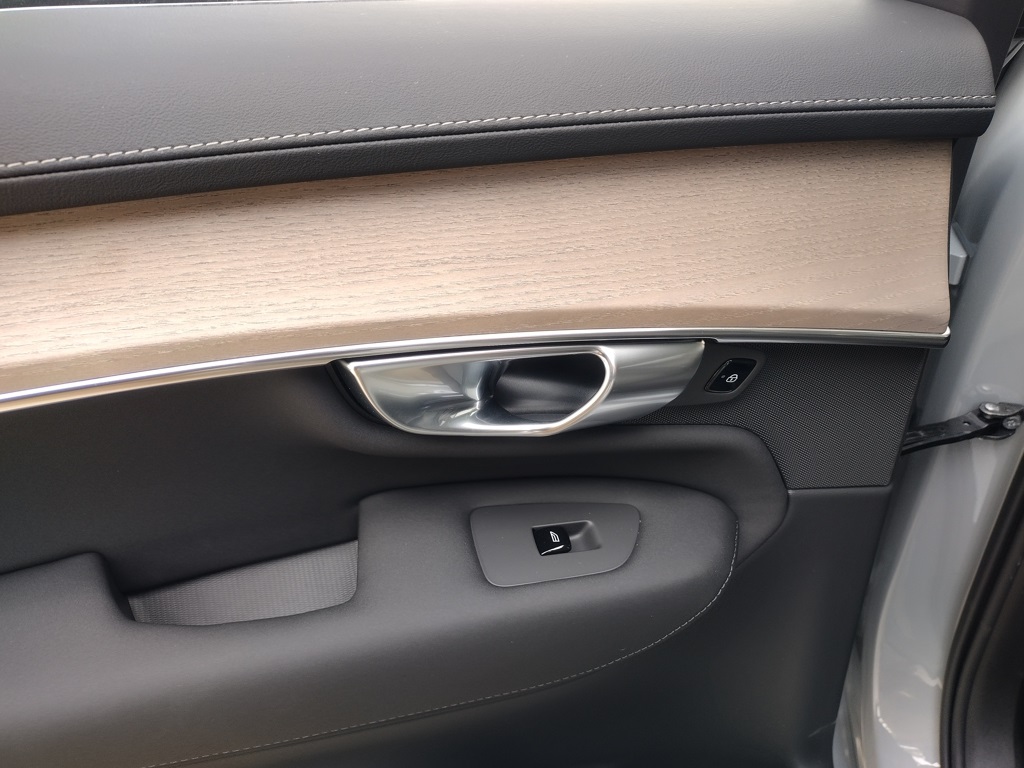 2026 VOLVO XC90 - Image 16