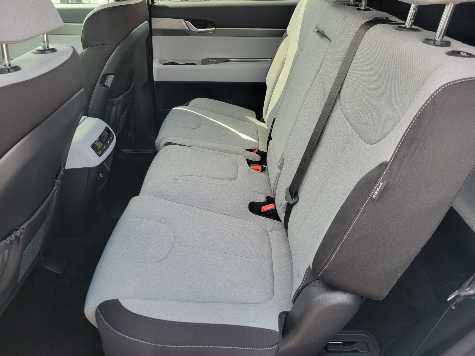 New 2025 Hyper White Hyundai SE image 6