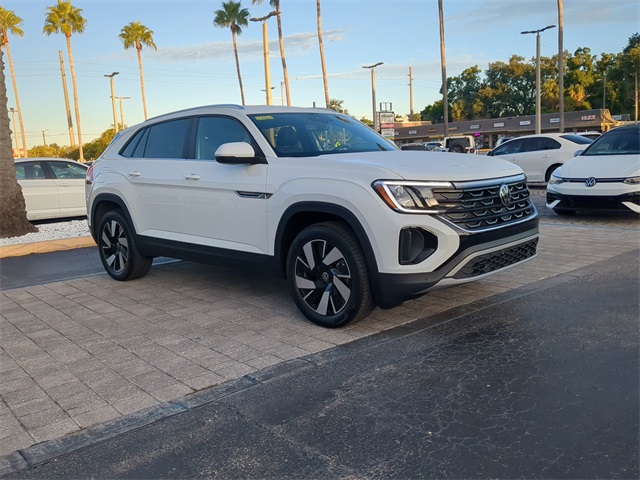 2025 Volkswagen Atlas Cross Sport SE Technology photo 2
