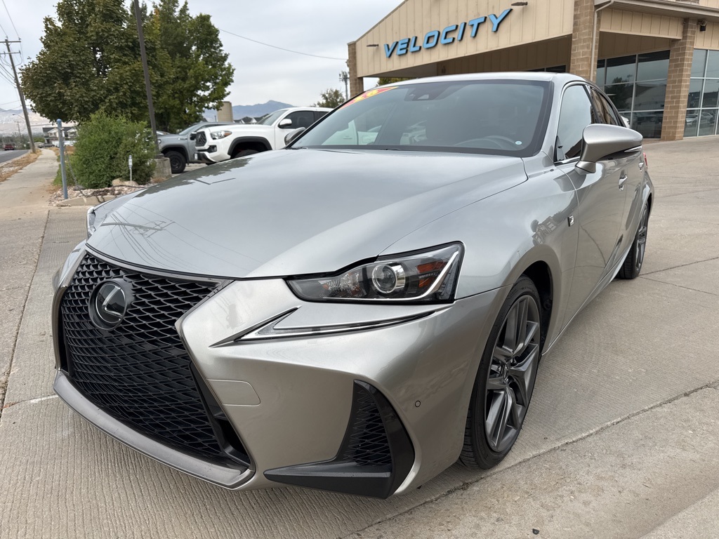 2018 Lexus IS 300 photo 3