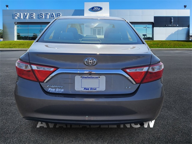 2017 Toyota Camry LE photo 6