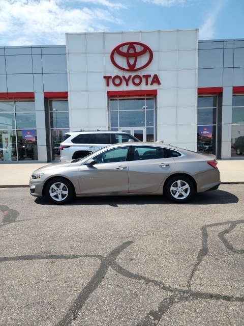 Used 2022 Chevrolet Malibu 1LT with VIN 1G1ZD5ST3NF123157 for sale in Fort Morgan, CO