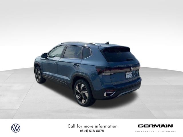 2025 Volkswagen Taos SE photo 4
