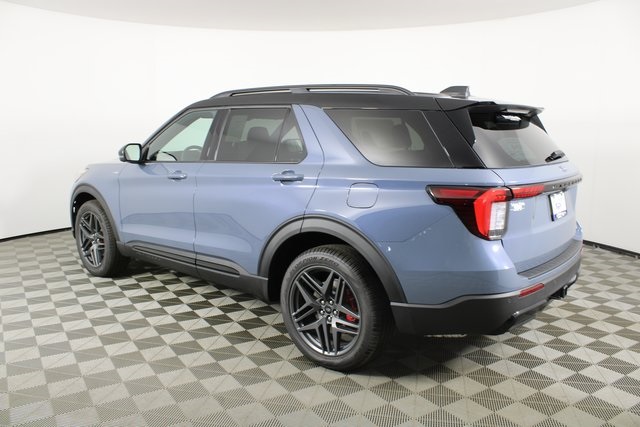 2025 Ford Explorer ST-Line photo 4