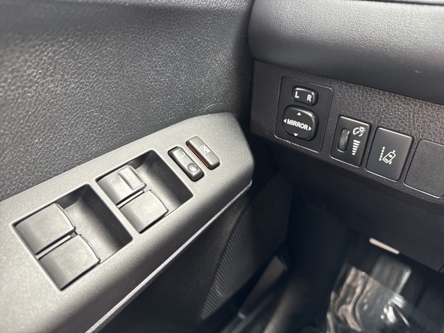 2017 Toyota RAV4 XLE photo 24