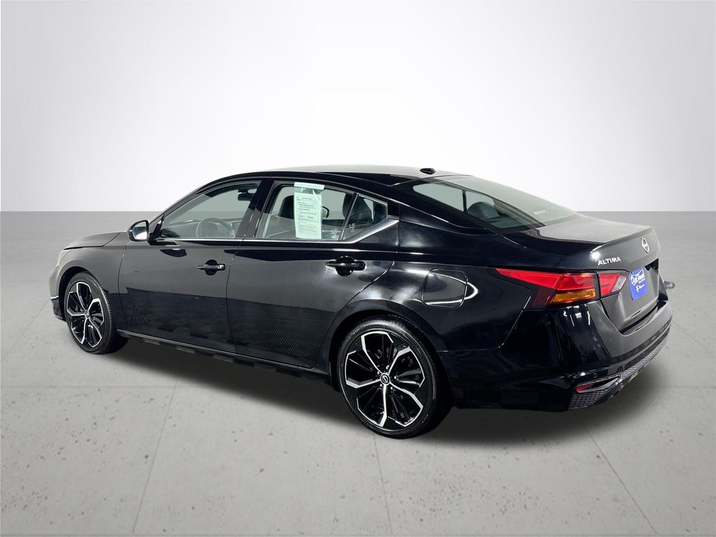2023 Nissan Altima 2.5 SR photo 8