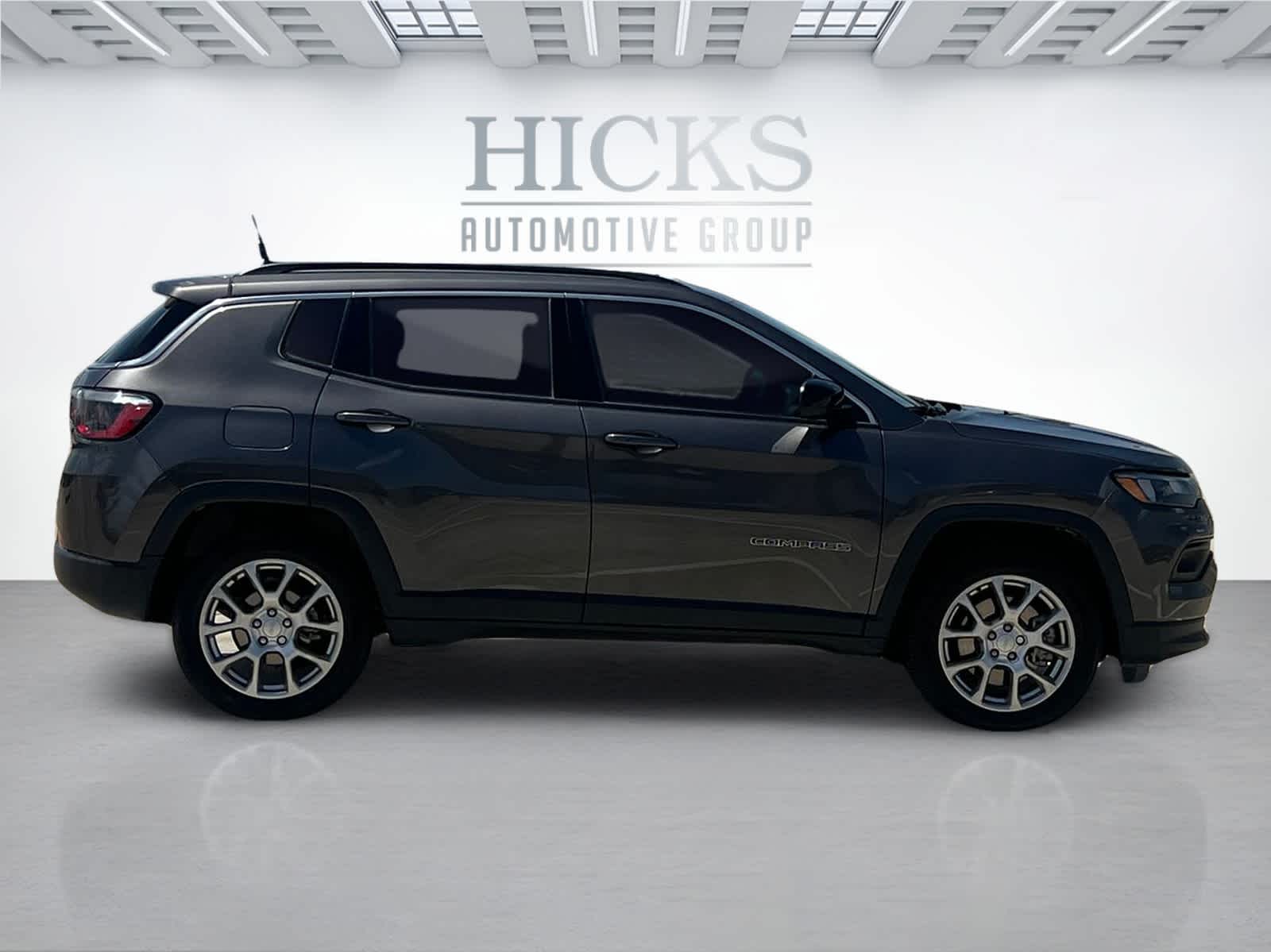 2024 Jeep Compass Latitude Lux photo 4