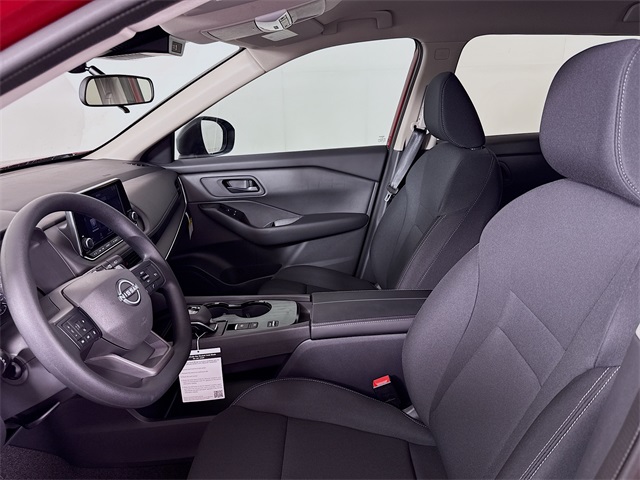 2025 Nissan Rogue S photo 3