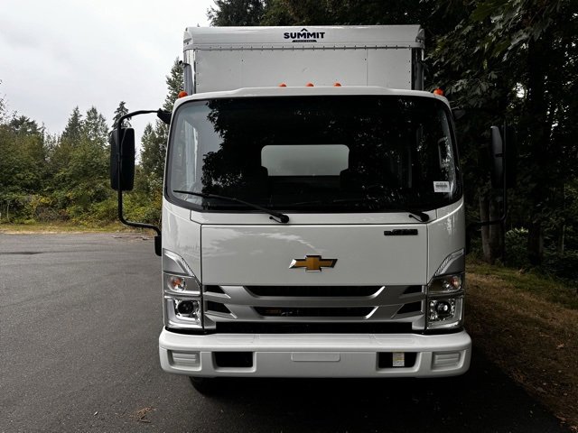 2025 Chevrolet Silverado photo 2