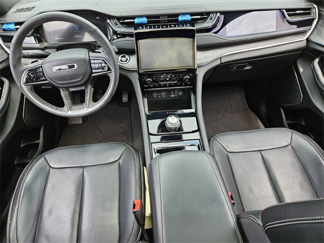2023 Jeep Grand Cherokee Overland photo 9